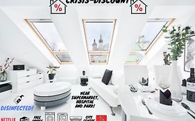 Unique Design Loft In Middle Of Centre Of Old Town With Netflix